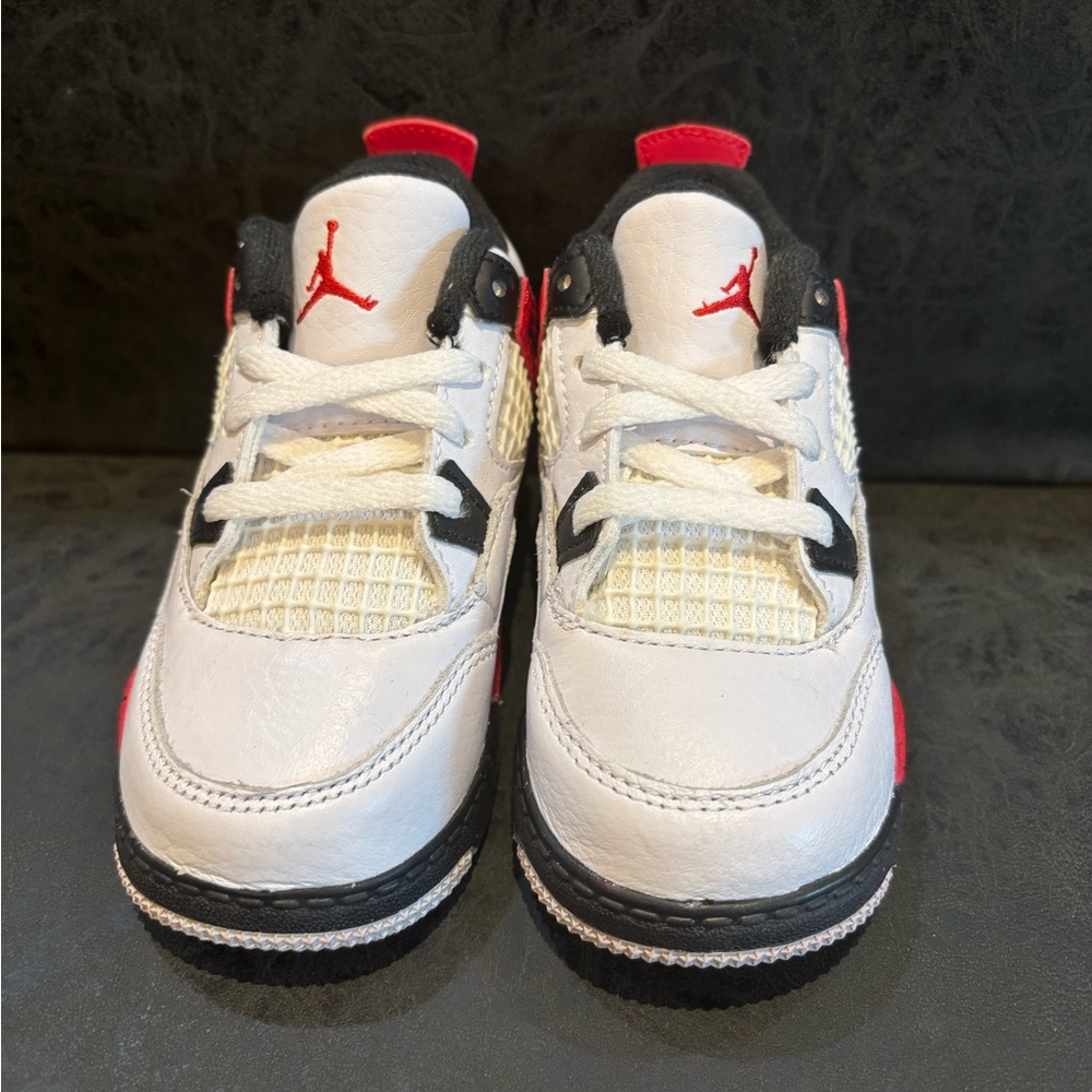 BRAND NEW NEVER BEEN WORN‼️ Kids' Jordan 4 Retro Sneakers - White and Red